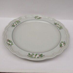 Pfaltzgraff China CHRISTMAS HEIRLOOM 10 1/2 Inch Dinner Plate, Made In USA